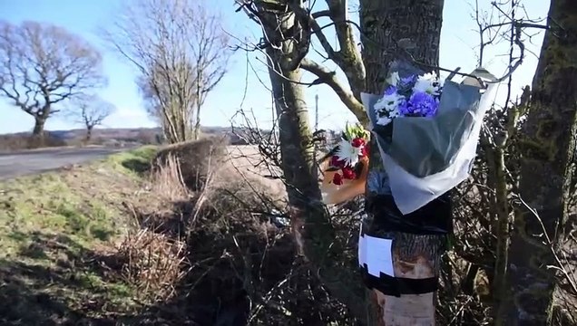 Wakefield fatal crash: People leave flowers and messages on Yorkshire road where two teenagers died after crashing into a tree