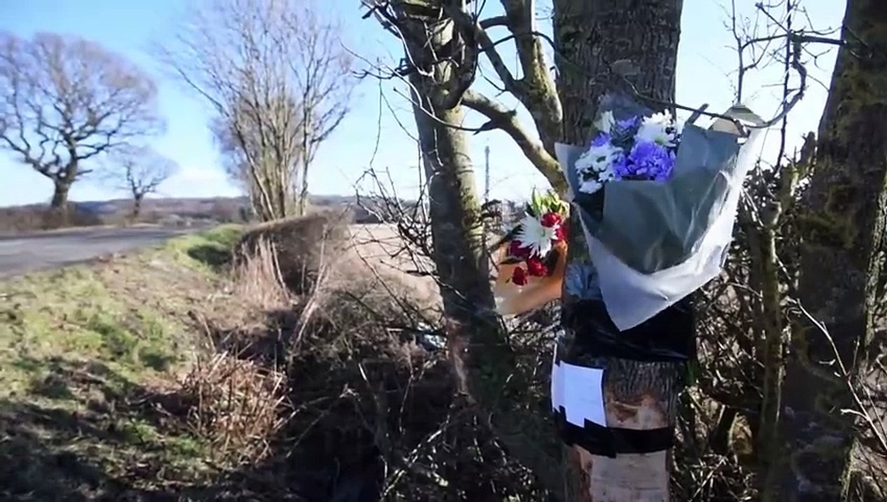 Wakefield fatal crash: People leave flowers and messages on Yorkshire road where two teenagers died after crashing into a tree