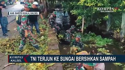 Waspada Banjir, Personel TNI AD Kodim 1005/Batola Bersihkan Sungai dari Sampah dan Sumbatan