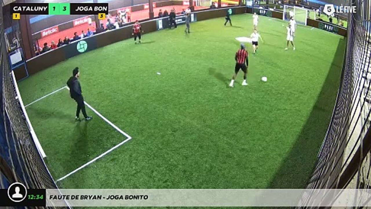 Faute de Bryan - Joga Bonito