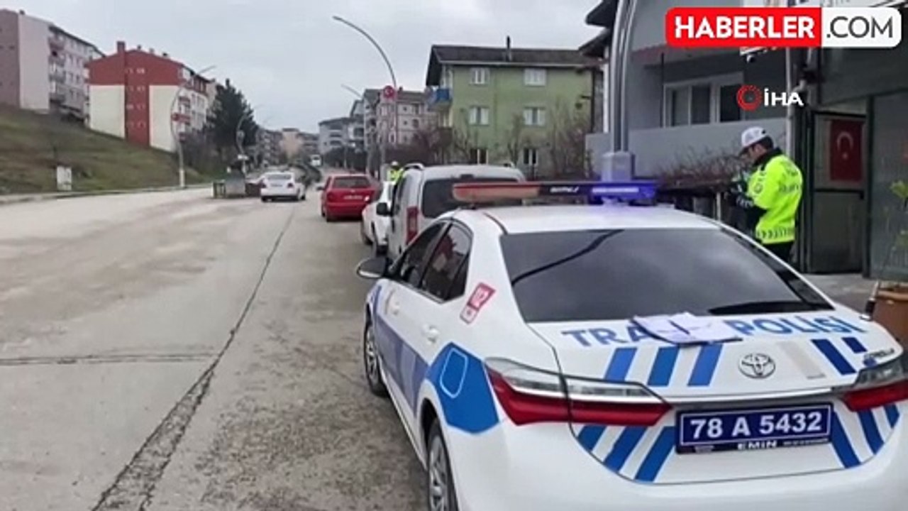 Otomobilin Çocuğa Çarpma Anı Güvenlik Kamerasında