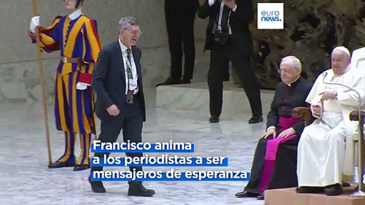 El Papa Francisco anima a los periodistas a ser valientes y carga contra las redes sociales