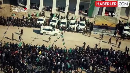 Hamas'ın serbest bıraktığı İsrailli rehinenin bileğinde dikkat çeken detay