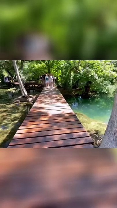 Wunderschöne 🌲 Naturlandschaften: Entdecke die Wasserfälle!