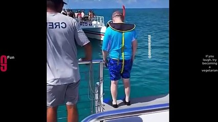 TRY NOT TO LAUGH 😆 Best Funny Videos Compilation 😂😁😆 Memes PART 161(360P)