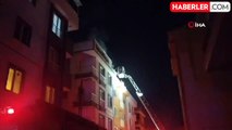 Sancaktepe'de 3 Katlı Binanın Çatısında Yangın Çıktı
