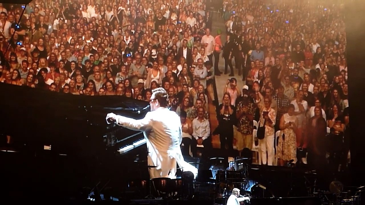 Elton John - Border Song