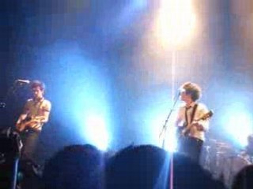 Seul ou accompagné BB brunes concert 25 avril 2008