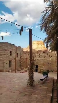 وہ جگہ جہاں قوم ثمود پر عذاب آ یا تھا اب دنیا بھر کے سیاح ادھر آتے ہیں