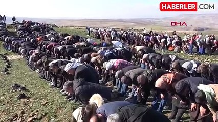 Kurbanlar kesildi, dualar edildi! Çiftçiler yağmur duasına çıktı