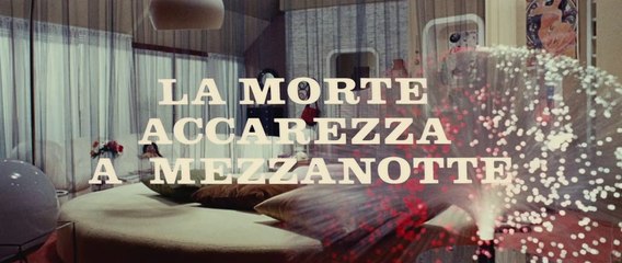 (1972) La muerte acaricia a medianoche