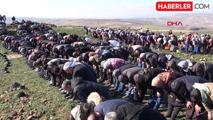 Kurbanlar kesildi, dualar edildi! Çiftçiler yağmur duasına çıktı