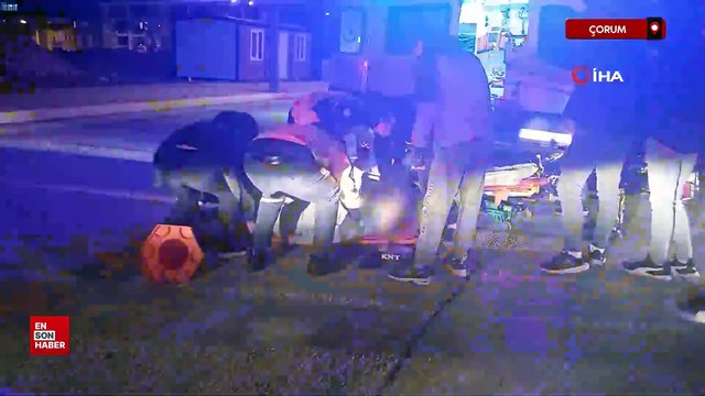 Çorum'da 17 yaşındaki ehliyetsiz ve alkollü sürücü, polis aracına çarptı