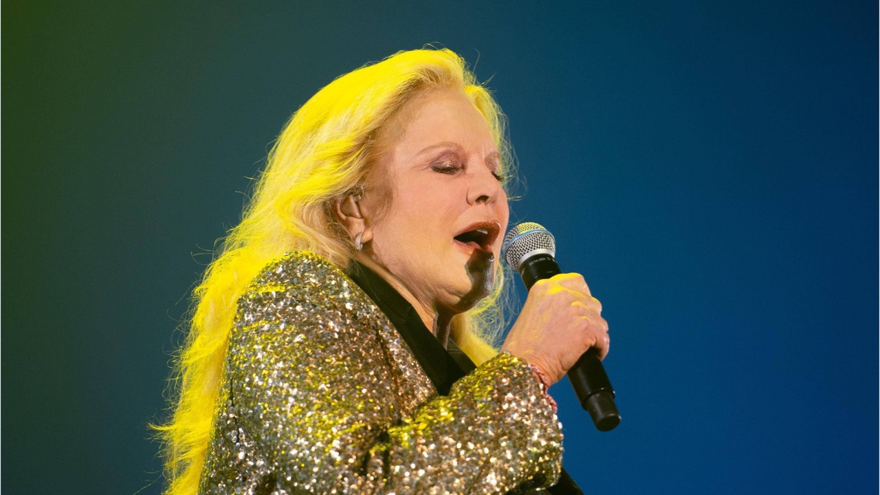 Sylvie Vartan donne ses derniers concerts : son ex belle-fille Estelle Lefébure présente pour l’applaudir