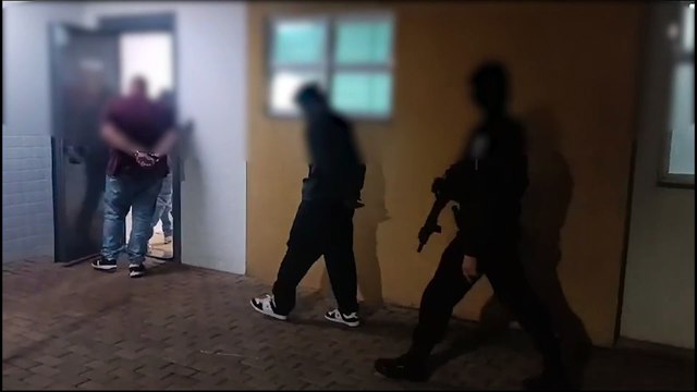 Ação da Romu detém cinco homens e apreende revólver e drogas no Centro