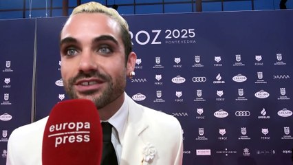 Primeras declaraciones del actor Xoán Fórneas tras relacionarle con Pablo Alborán: "tuve que llamar a mi abuela..."