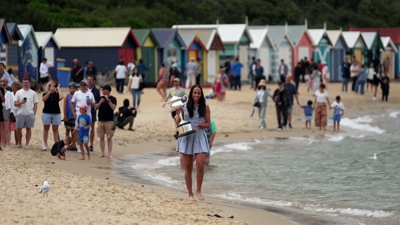 Tennis - Australian Open 2025 - Madison Keys with her Trophy, reaction and interview on the beach !