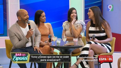 ¡Polémica! ¿Qué cosas ya no se usan para enamorar? | Bar en Español | Aquí se Habla Español