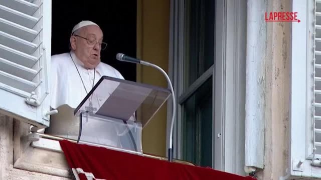 Il Papa sulla Shoah: «Non si può dimenticare o negare l'orrore»