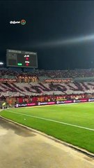 جماهير الأهلي ترفع لافتة- روح الأهلي الأسطورة