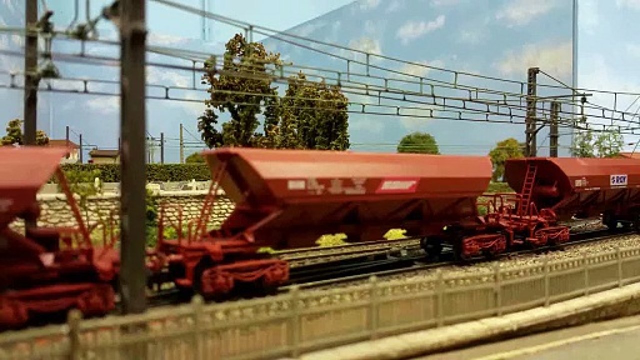 Compilation de circulations de trains sur le réseau du Modélisme Ferroviaire Coutras 33 tout au long de l'année 2016