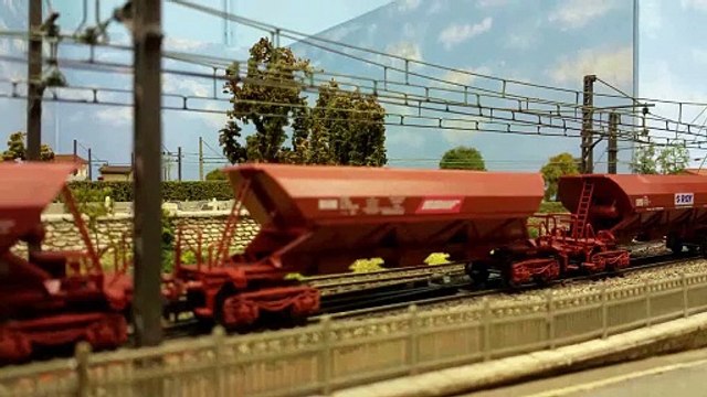 Compilation de circulations de trains sur le réseau du Modélisme Ferroviaire Coutras 33 tout au long de l'année 2016