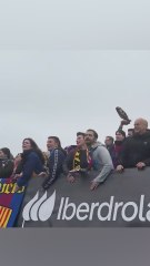 En el 92′ y con 5-0 la afición del Barça eligió víctima: un cántico que hiere a muchos