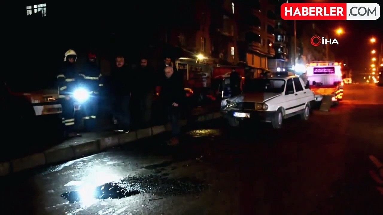 Otomobil Park Halindeki Tarım Aracına Çarptı: 2 Yaralı