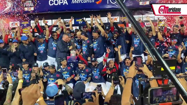 ¡Cardenales de Lara recibe el trofeo que lo convierte en el Campeón de la LVBP!