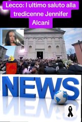 Folla in lacrime e palloncini in cielo per l'addio alla 13enne Jenny: "Eri e sarai sempre la nostra forza".