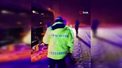 Gümüşhane'de otobüs istinat duvarına çarptı: Çok sayıda yaralı var!