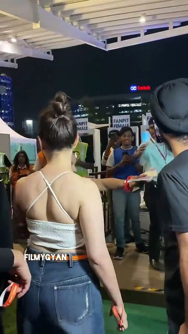 Tamannah with apne Moin Bhai last night for a concert😍 #tamannahbhatia #vijayvarma