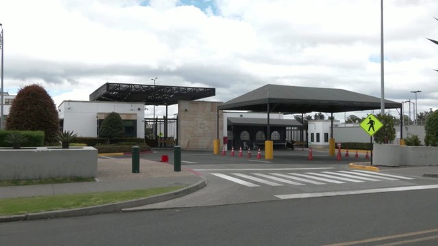 Colombianos preocupados por imposición de sanciones de Trump tras rechazo de vuelos de deportación