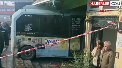 Kartal'da minibüs dükkana girdi, yaralılar var -1