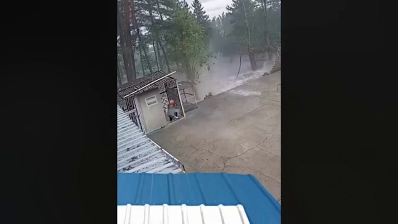 Try not to laugh 😂😂
