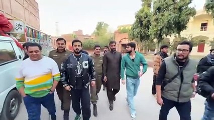 أخيرًا تم الكشف عن وجه البطلة😱يوم تصوير 13 Hours Continues😭