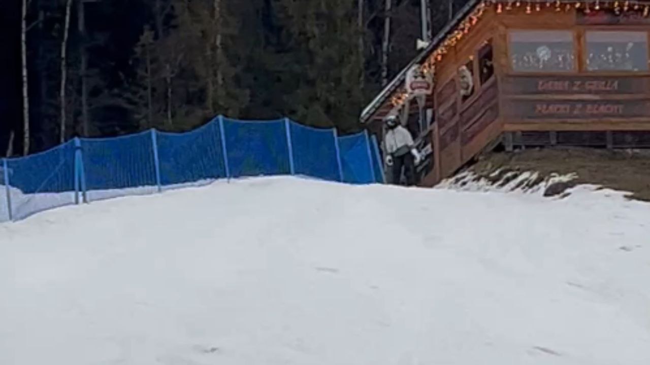 Girl attempts ski jump in Poland but ends up with an epic fall