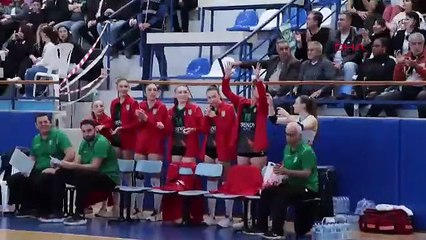 Manavgat\'ın voleybolcu kızları, namağlup şampiyon