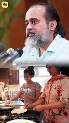 खाना सिर्फ़ स्त्री बनाए? || आचार्य प्रशांत