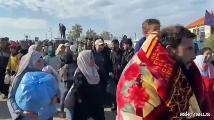 Gli sfollati tornano nel nord di Gaza: "Aspettavamo questo momento"