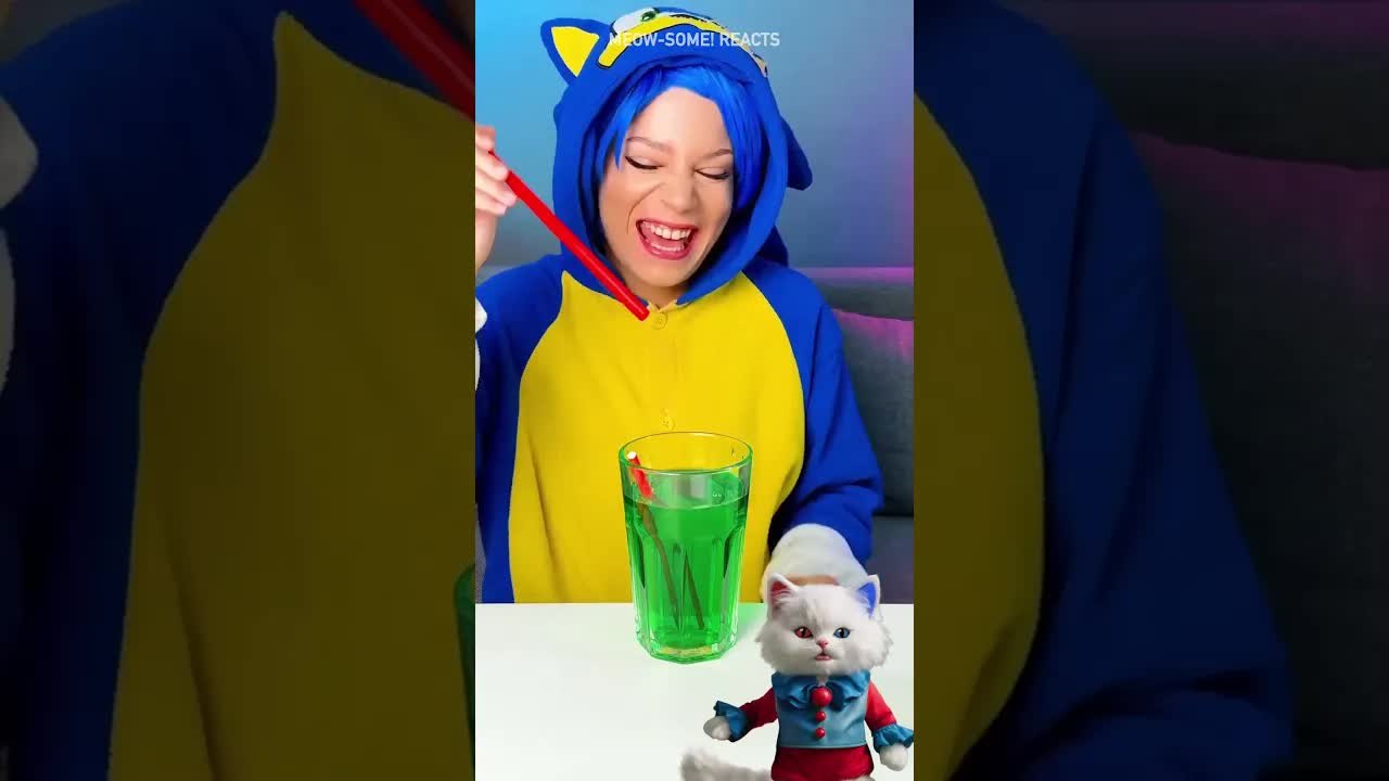 GIANT STRAW 😹 The Straw Challenge in reverse time! 🌟 #funny #reverse