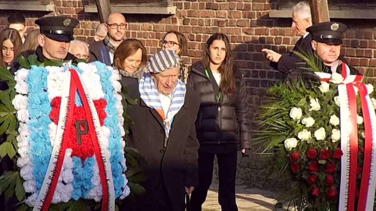 Auschwitz-Gedenken an der 'Todeswand'