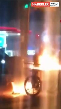 Alkollü seyyar satıcı, meyve tezgahını ateşe verdi