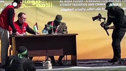 Gaza, Hamas libera le quattro soldatesse israeliane rapite