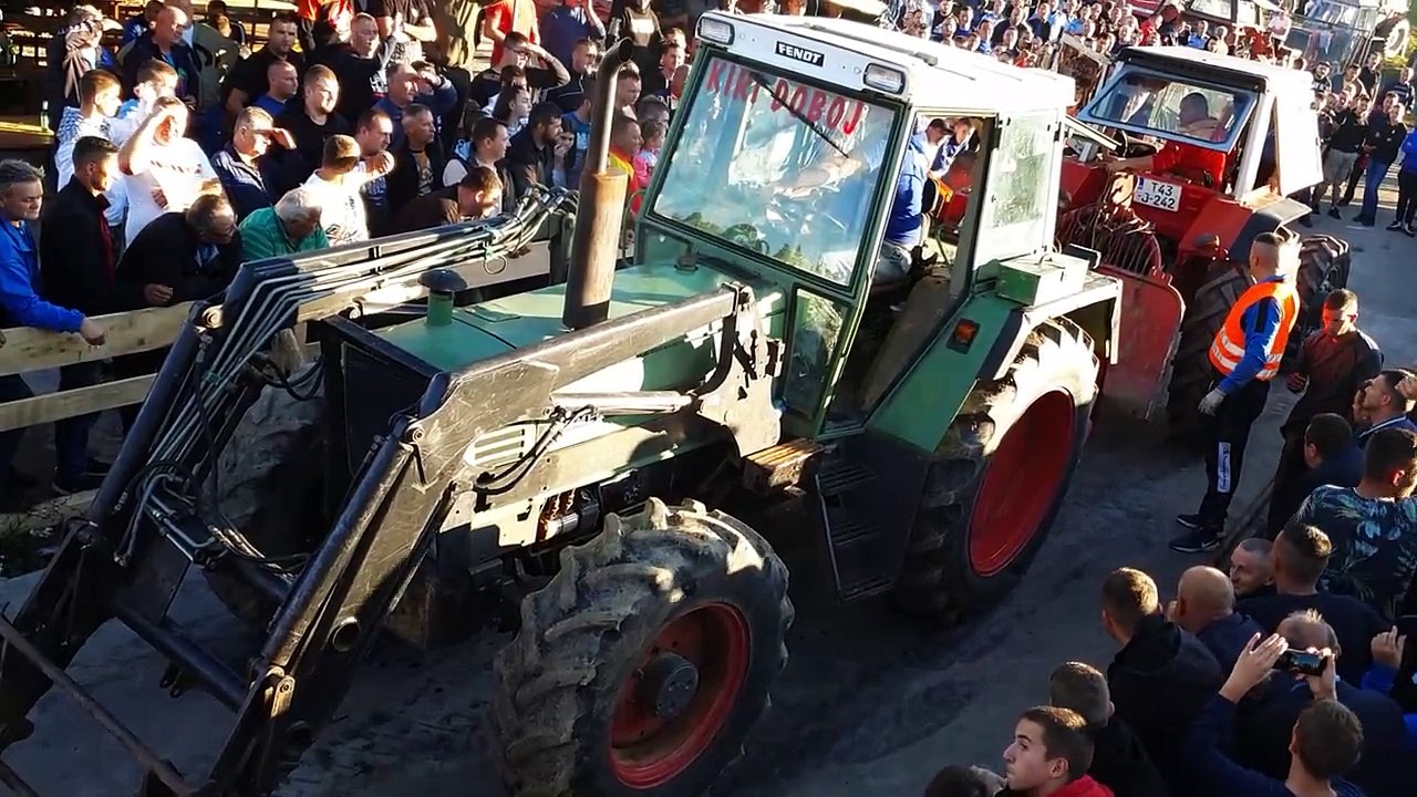 Fendt 311 vs Massey Ferguson 595