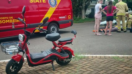 Colisão entre Fiesta e veículo elétrico deixa mulher ferida na rua Altemar Dutra