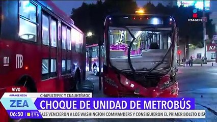 Unidades del transporte público chocan Av. Dr. Río de la Loza y Chapultepec
