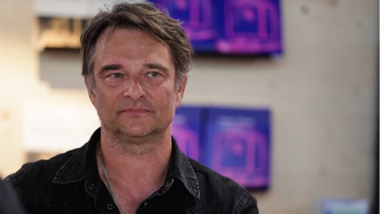 GALA VIDEO - David Hallyday cash sur le futur biopic dédié à son père Johnny : “J’ai du mal à…”