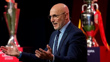 Los 104 días de incertidumbre para renovar a Luis de la Fuente: dos millones y ofertas "exóticas"
