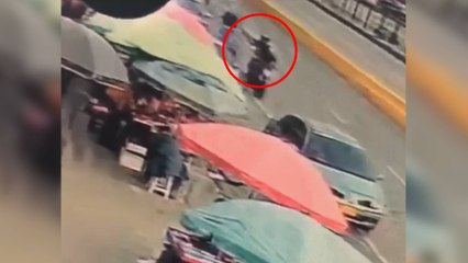 VIDEO | Momento exacto en el que una persona es víctima de sicariato en Paloquemao, Bogotá